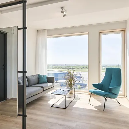 アパートホテル Lurich Residences